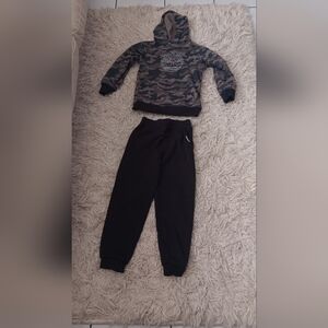 Kids Camo Hoodie and Black Joggers Set Size 7